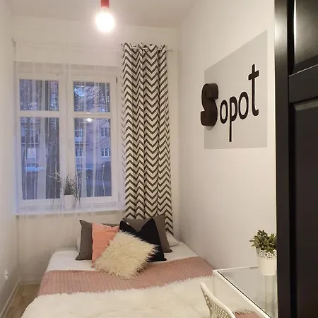 Pokoje W Centrum Sopotu - Ksiazat Pomorskich 23 Homestay szállás *